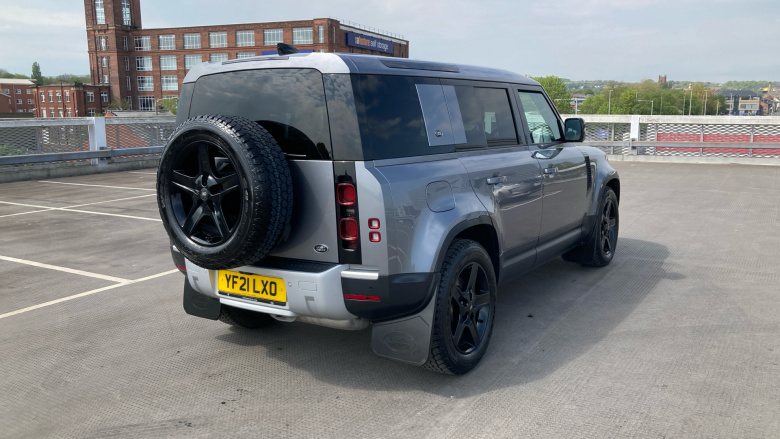 Land Rover Defender 3.0 D300 HSE 110 5dr Auto Diesel Estate